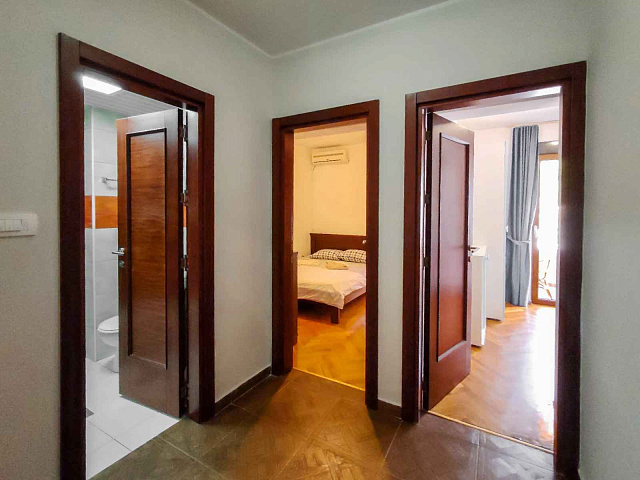 Helle 3-Zimmer-Wohnung, 78 m², Budva — photo 11